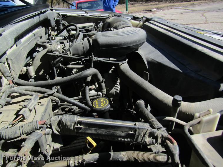 image for item DC4453 2001 Ford F150 SuperCab pickup truck