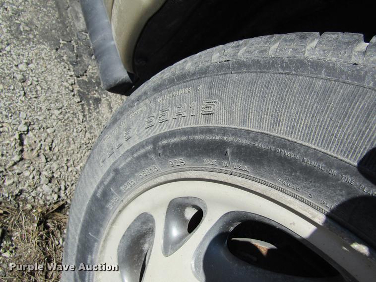 image for item DC4454 1996 Saturn SL