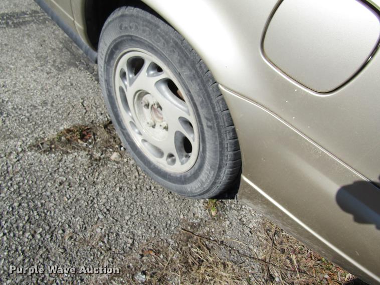 image for item DC4454 1996 Saturn SL
