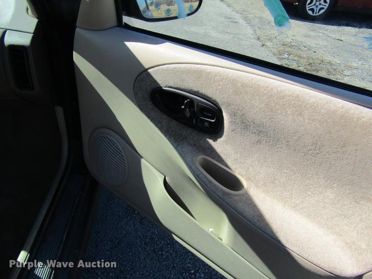 image for item DC4454 1996 Saturn SL