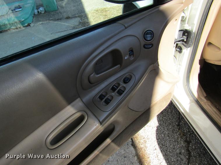 image for item DC4459 2000 Dodge Intrepid