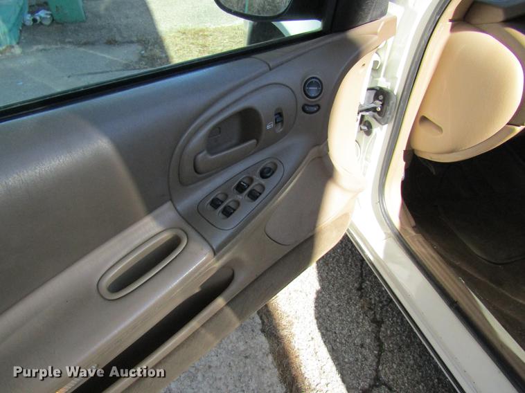 image for item DC4459 2000 Dodge Intrepid