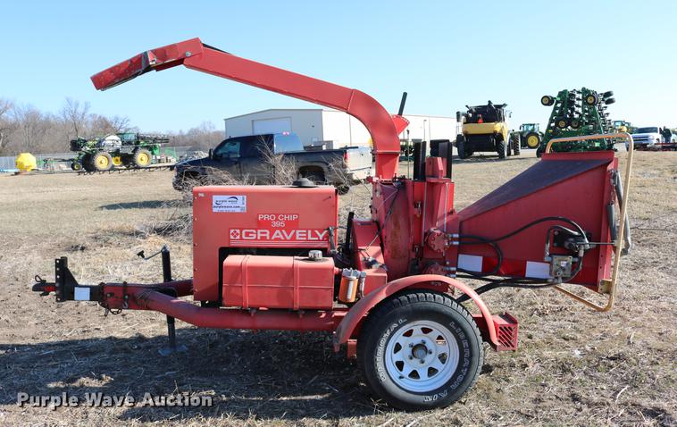 image for item DC7685 1997 Gravely Pro Chip 395 wood chipper