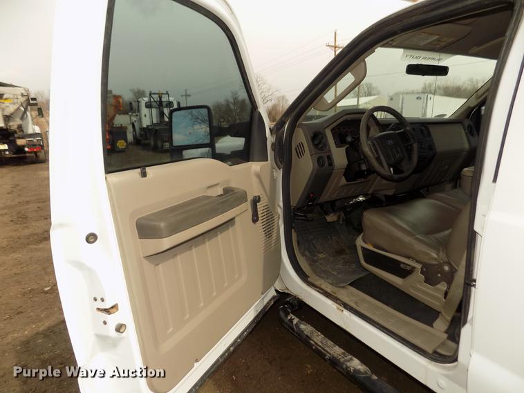 image for item DD2869 2008 Ford F250 Super Duty XL Crew Cab pickup truck
