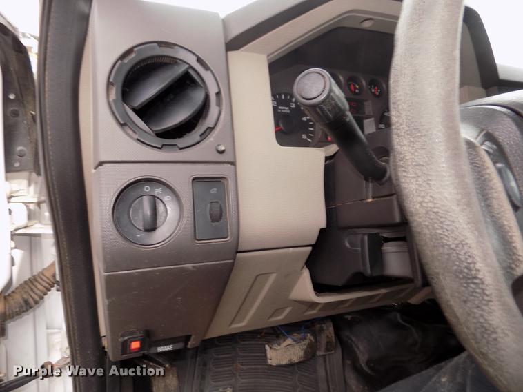 image for item DD2869 2008 Ford F250 Super Duty XL Crew Cab pickup truck