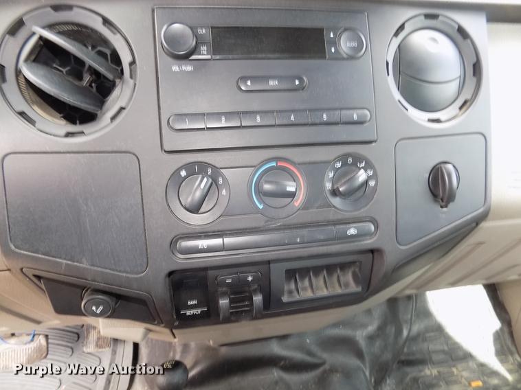 image for item DD2869 2008 Ford F250 Super Duty XL Crew Cab pickup truck