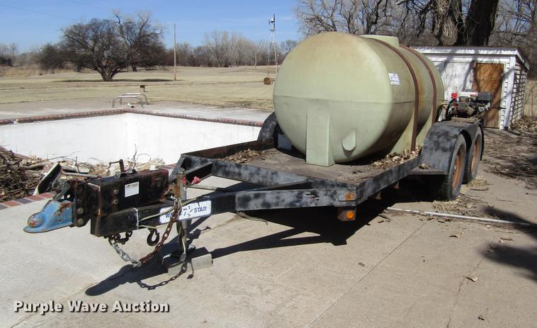 image for item DD8733 2001 Superior tank trailer