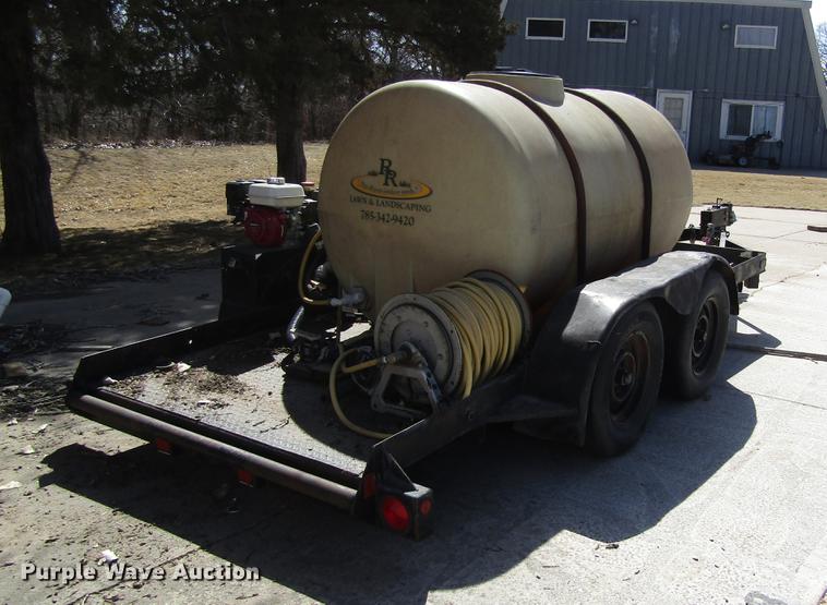 image for item DD8733 2001 Superior tank trailer