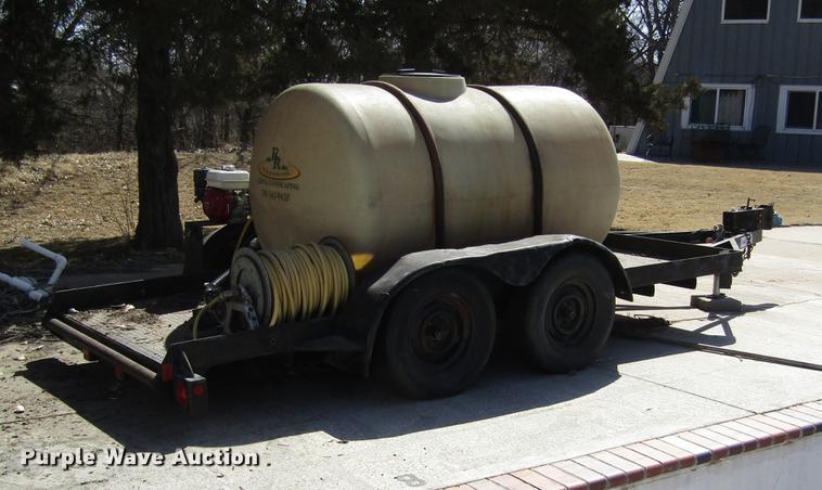 image for item DD8733 2001 Superior tank trailer