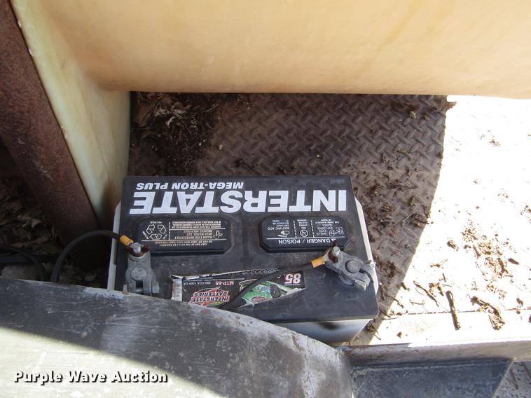 image for item DD8733 2001 Superior tank trailer