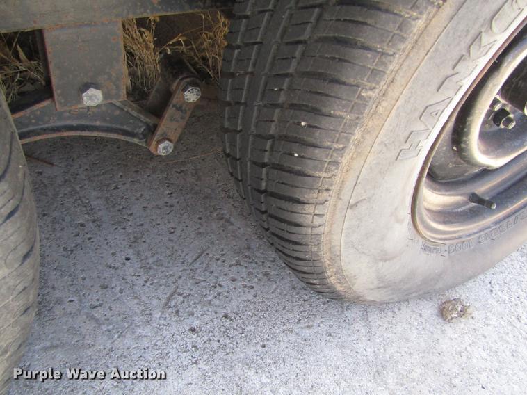 image for item DD8733 2001 Superior tank trailer