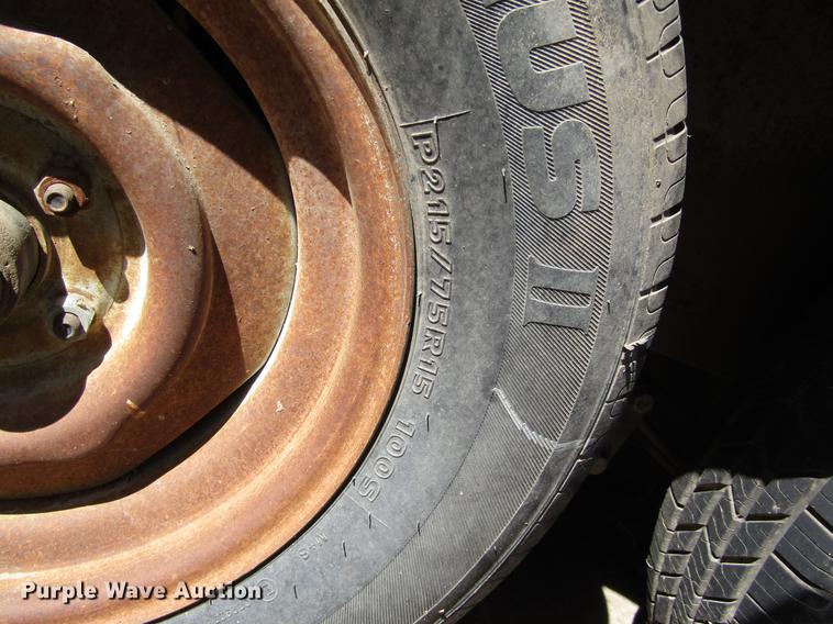 image for item DD8733 2001 Superior tank trailer