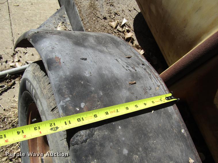 image for item DD8733 2001 Superior tank trailer