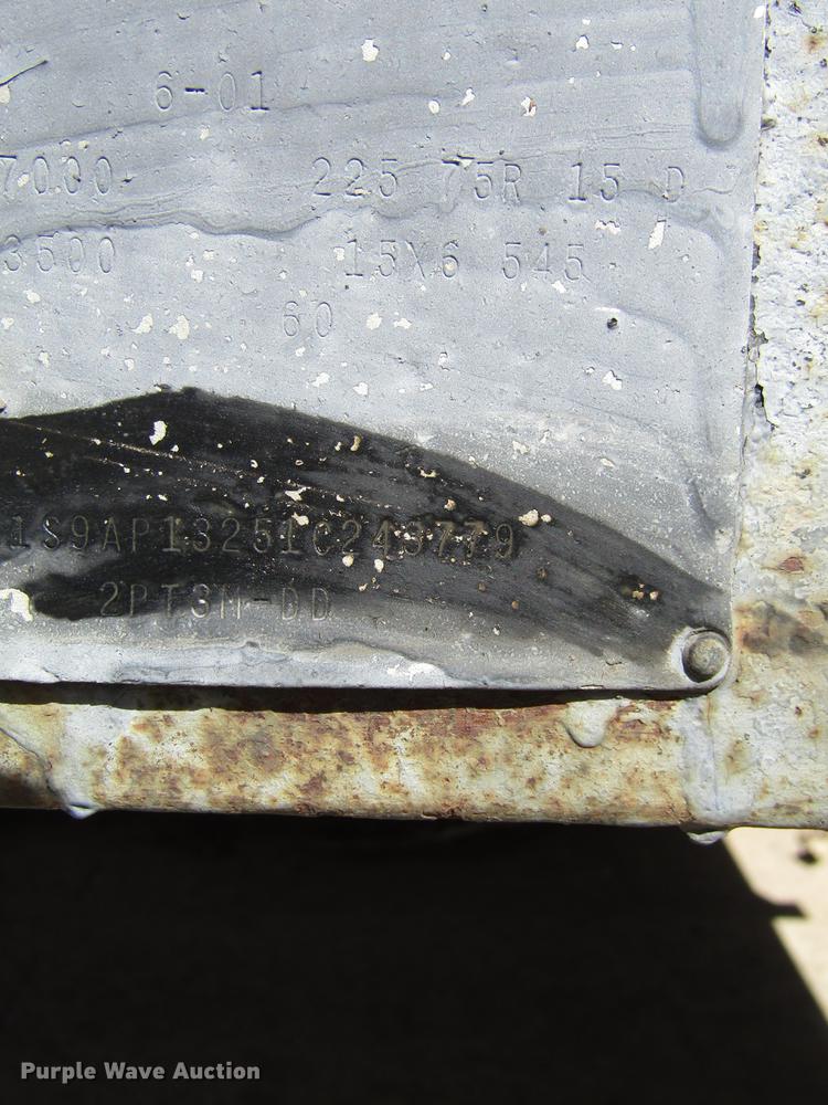 image for item DD8733 2001 Superior tank trailer