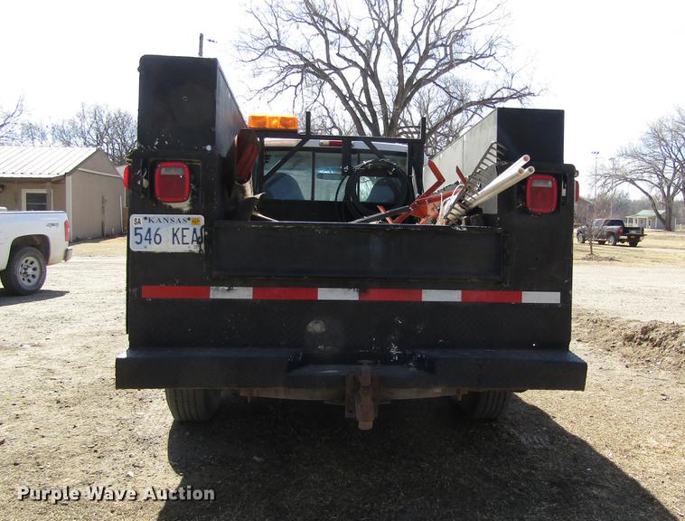 image for item DD8734 1999 Ford F250 Super Duty utility bed pickup truck