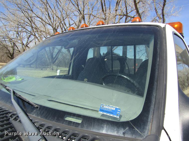 image for item DD8734 1999 Ford F250 Super Duty utility bed pickup truck