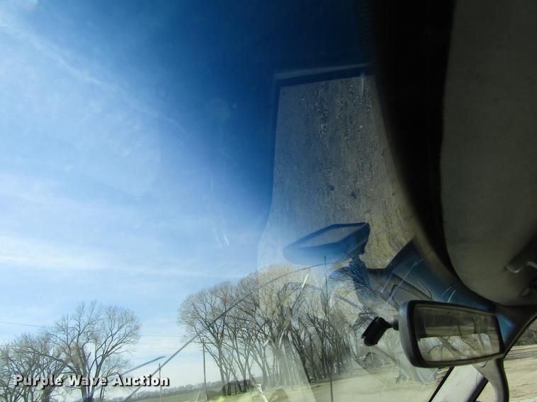 image for item DD8734 1999 Ford F250 Super Duty utility bed pickup truck