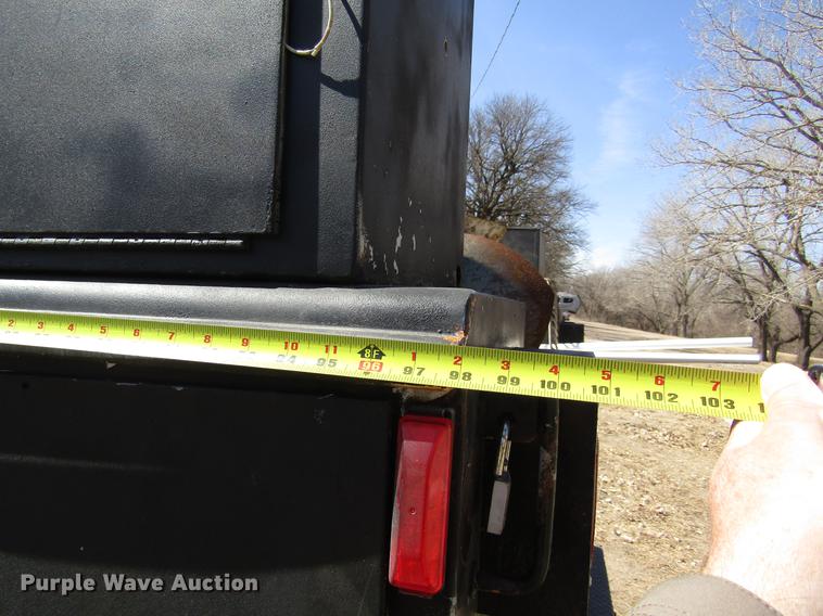 image for item DD8734 1999 Ford F250 Super Duty utility bed pickup truck