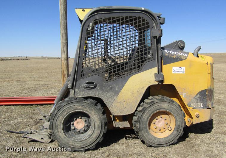 image for item DD8735 2011 Volvo MC115C skid steer