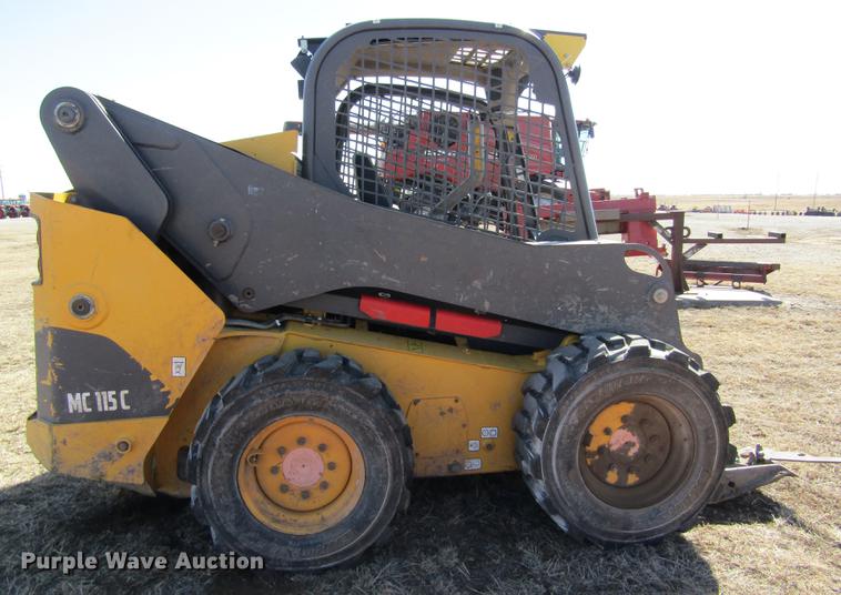 image for item DD8735 2011 Volvo MC115C skid steer
