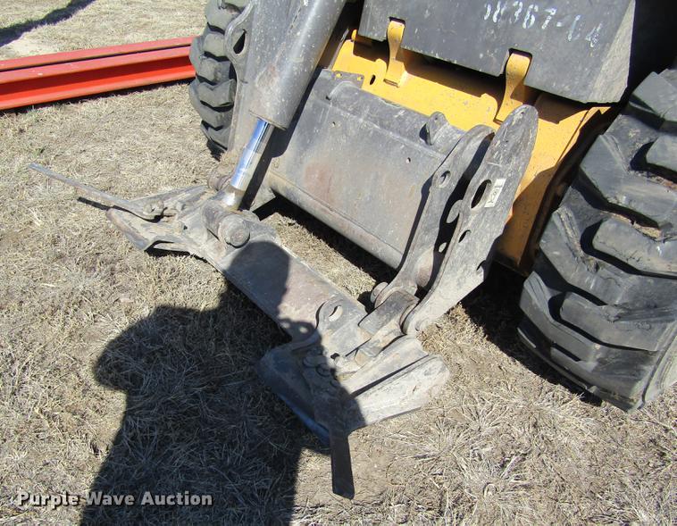 image for item DD8735 2011 Volvo MC115C skid steer