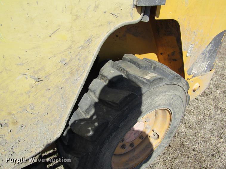 image for item DD8735 2011 Volvo MC115C skid steer