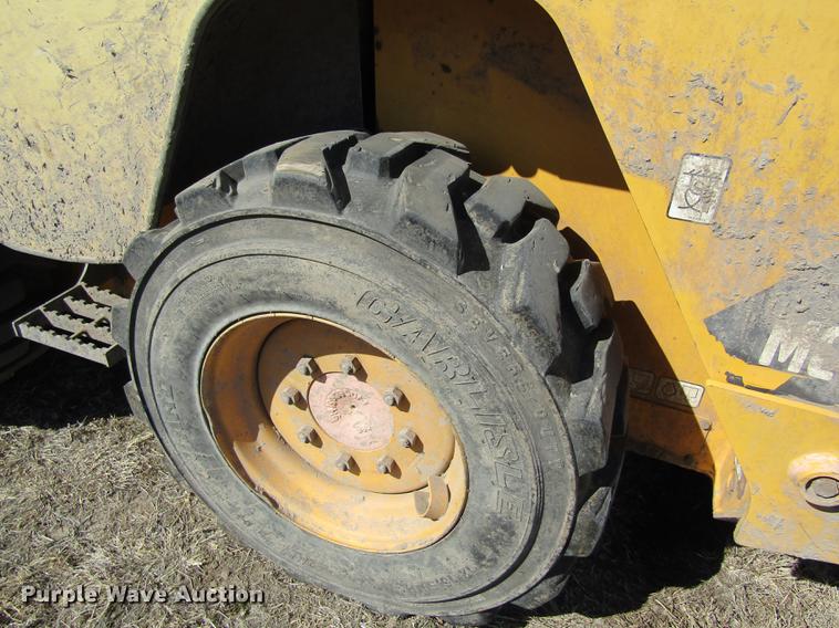 image for item DD8735 2011 Volvo MC115C skid steer