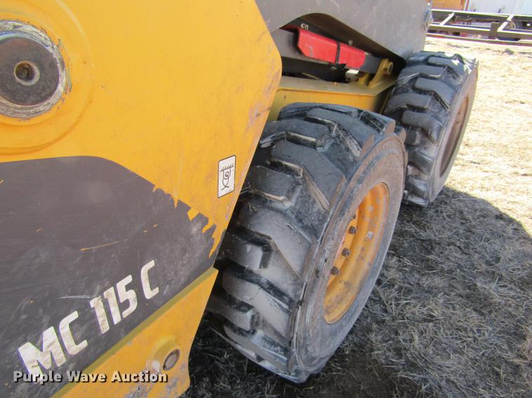 image for item DD8735 2011 Volvo MC115C skid steer