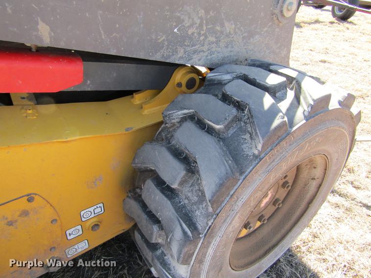 image for item DD8735 2011 Volvo MC115C skid steer