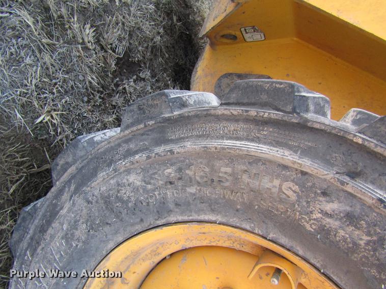 image for item DD8735 2011 Volvo MC115C skid steer