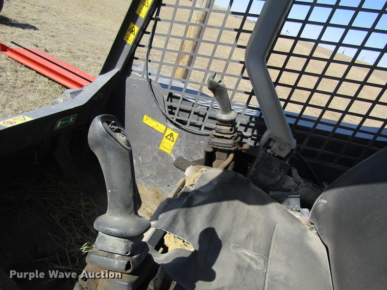 image for item DD8735 2011 Volvo MC115C skid steer