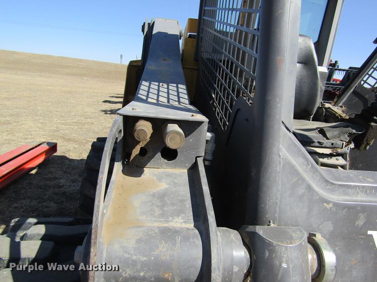 image for item DD8735 2011 Volvo MC115C skid steer