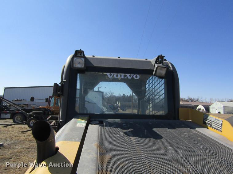 image for item DD8735 2011 Volvo MC115C skid steer