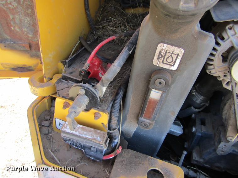 image for item DD8735 2011 Volvo MC115C skid steer