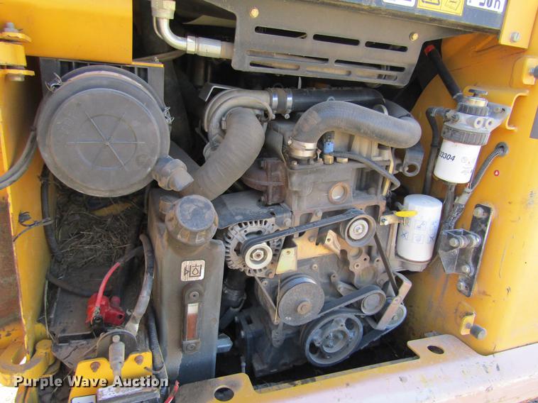 image for item DD8735 2011 Volvo MC115C skid steer