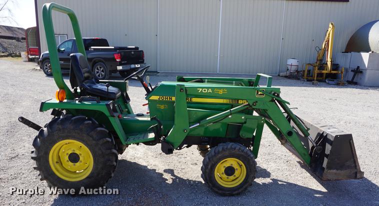 image for item DE3153 1997 John Deere 955 MFWD tractor