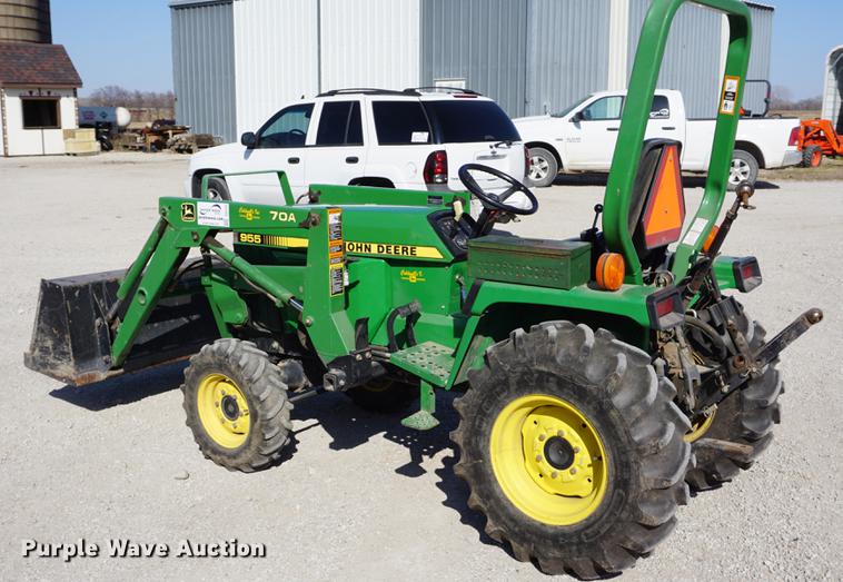 image for item DE3153 1997 John Deere 955 MFWD tractor