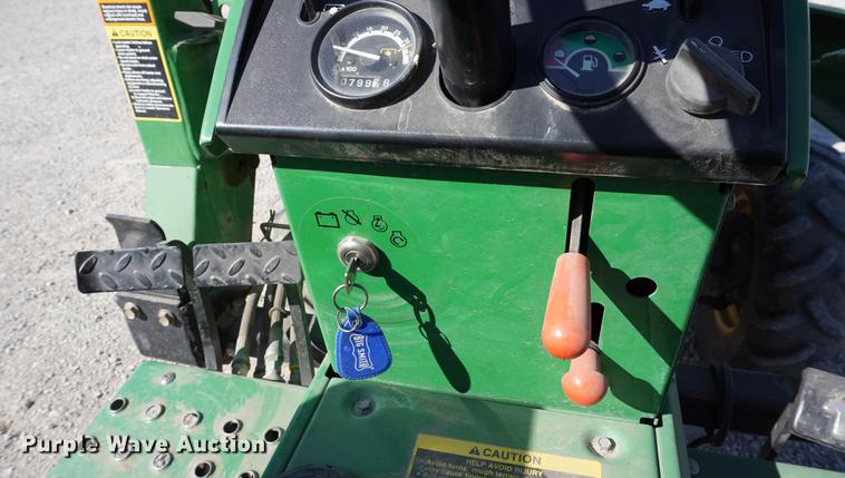 image for item DE3153 1997 John Deere 955 MFWD tractor