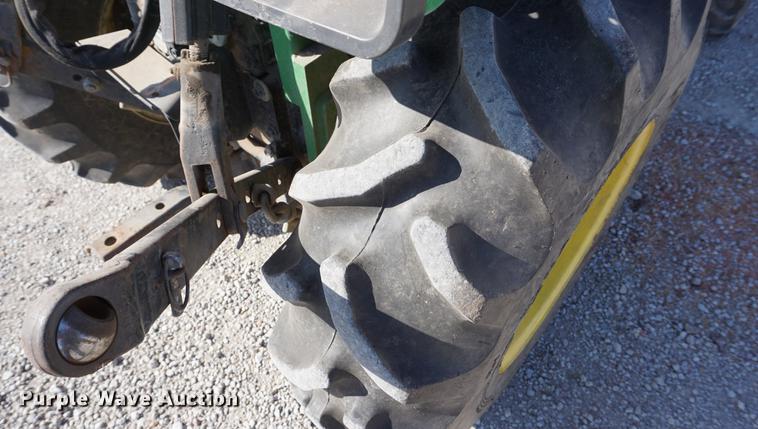 image for item DE3153 1997 John Deere 955 MFWD tractor