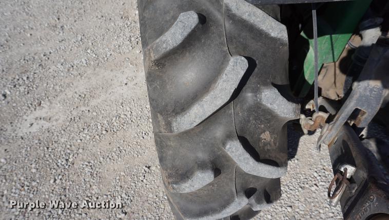 image for item DE3153 1997 John Deere 955 MFWD tractor