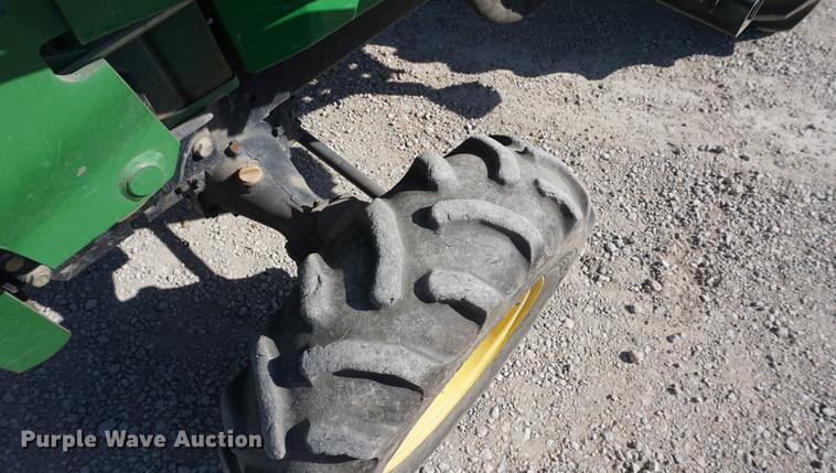 image for item DE3153 1997 John Deere 955 MFWD tractor