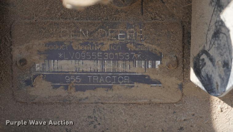 image for item DE3153 1997 John Deere 955 MFWD tractor