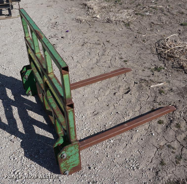 image for item DE3153 1997 John Deere 955 MFWD tractor