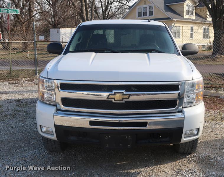 image for item DF3560 2011 Chevrolet Silverado 1500 LT Crew Cab pickup truck