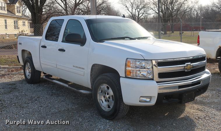 image for item DF3560 2011 Chevrolet Silverado 1500 LT Crew Cab pickup truck