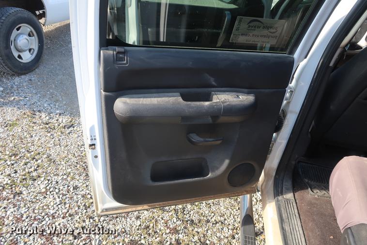 image for item DF3560 2011 Chevrolet Silverado 1500 LT Crew Cab pickup truck