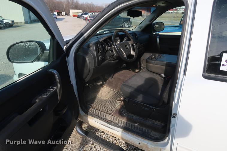 image for item DF3560 2011 Chevrolet Silverado 1500 LT Crew Cab pickup truck