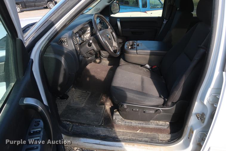 image for item DF3560 2011 Chevrolet Silverado 1500 LT Crew Cab pickup truck