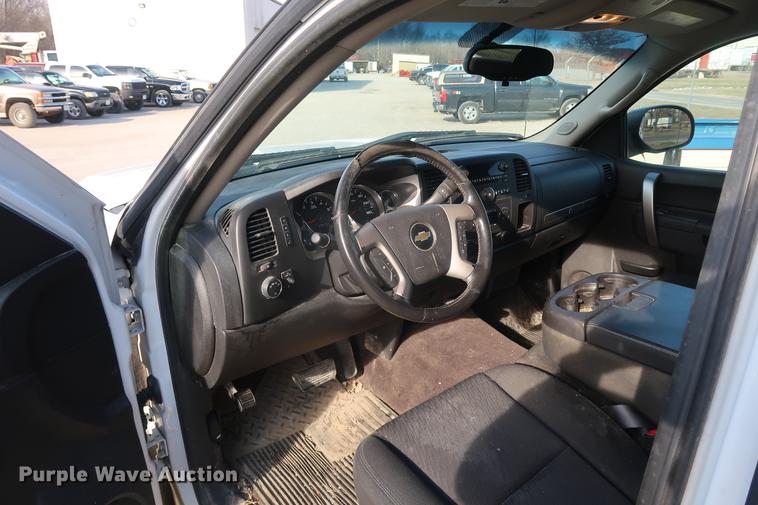 image for item DF3560 2011 Chevrolet Silverado 1500 LT Crew Cab pickup truck