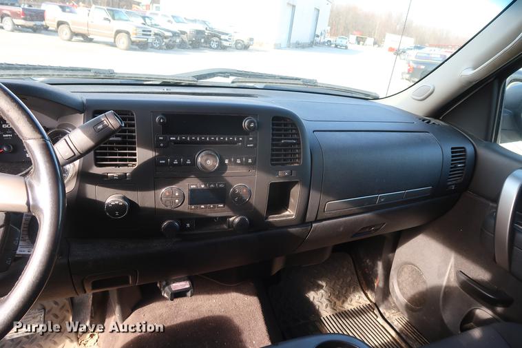 image for item DF3560 2011 Chevrolet Silverado 1500 LT Crew Cab pickup truck